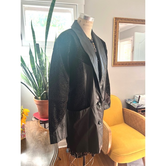 Vintage 1980s Leather Coat Black Embossed Detail Oversized Blazer Jacket- size M - Picture 2 of 7